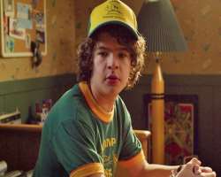 He got a total of $16,800 per episode for the second season of Stranger Things. In the following season, he received $250,000 per episode He got a total of $16,800 per episode for the second season of Stranger Things. In the following season, he received $250,000 per episode.